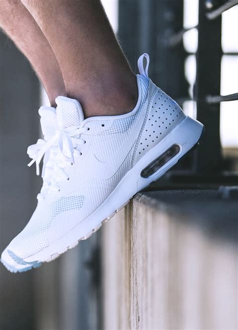 white ‘ Nike Air Max Tavas 